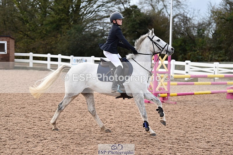 231203A-113622-00916 - Cls 4 Newcomers & 1m Open