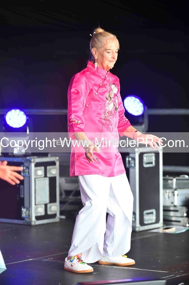 SH4_0003 - Tai Chi with Lisa Kay.