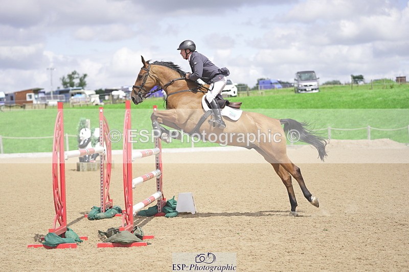 230806A-130608-02128 - Cls 14 Snr Foxhunter & 1.20m Open