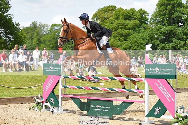 230528-124708-15846 - 370-DUKE_LEGACY-William_Fox-Pitt-SUNTrotUp+SJ