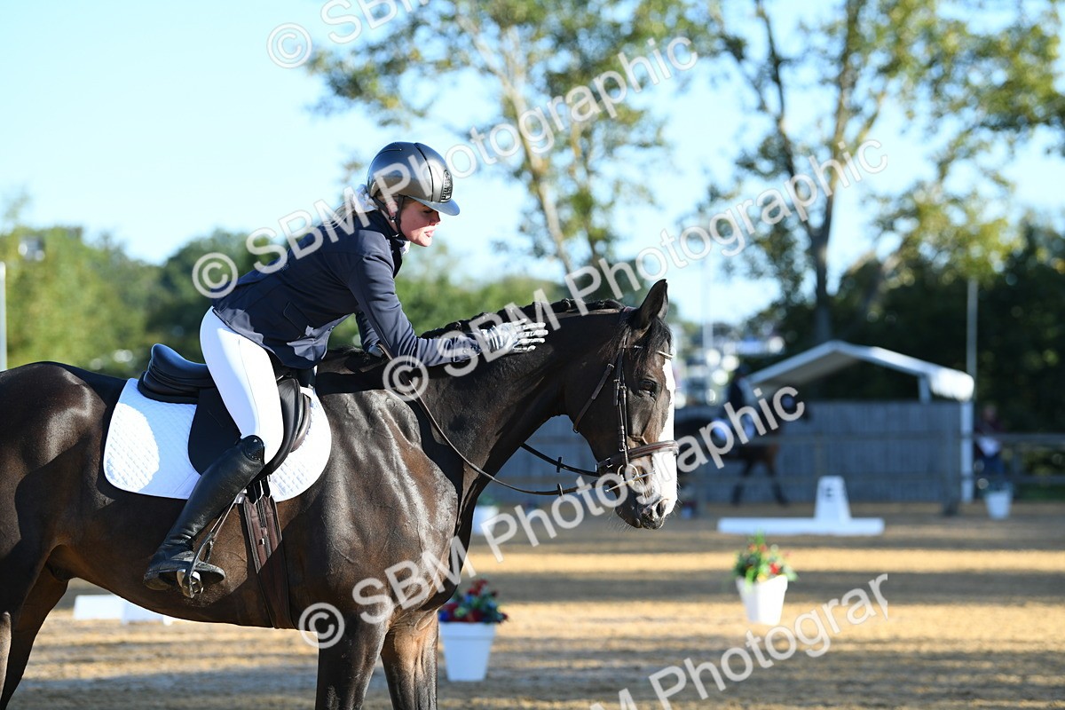 SBM_14360 - D4 - Small Tour Championship - Intro B