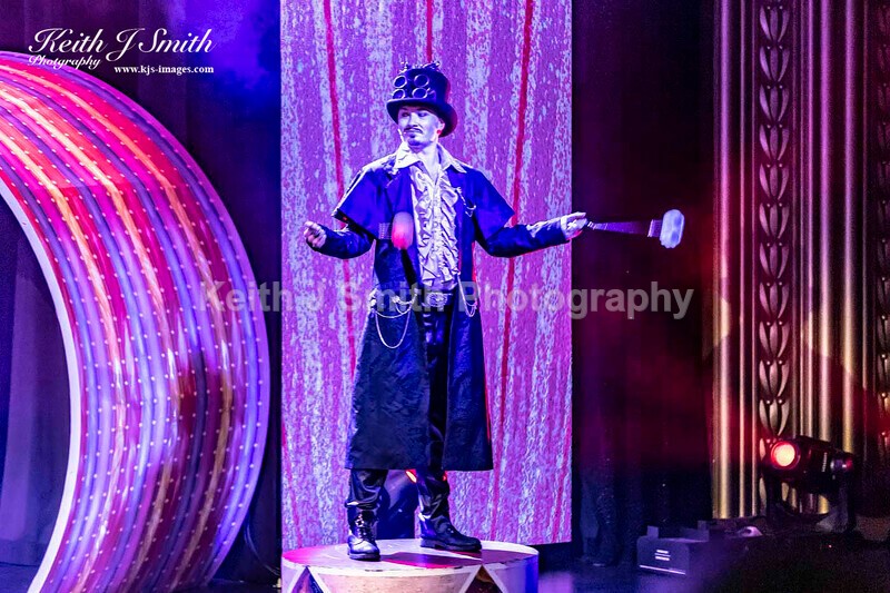 7KJS1315 - Ambition show team