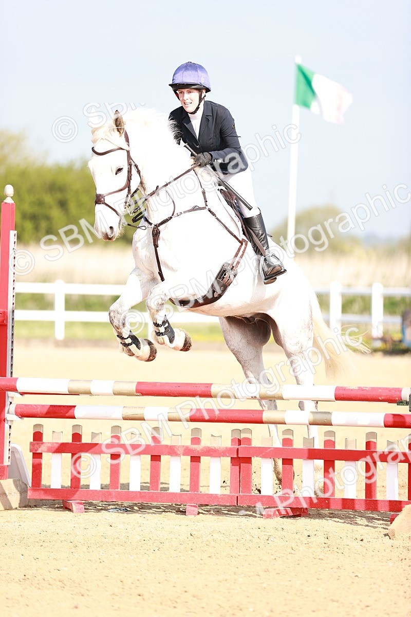  - Class 21 - Senior British Novice - 90cm