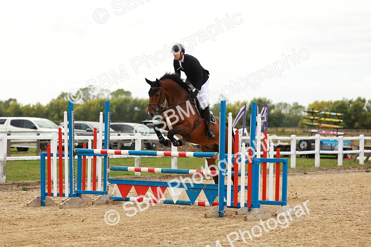 SBM_001671 - Class 4 - Senior Newcomers - 1.10m