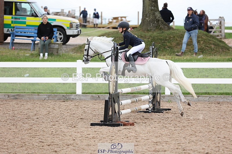 240630A-181218-16336 - Cls 28 Stepping Stones 128cm + 138cm