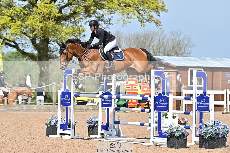 240509A-112407-01151 - Cls 9 Snr 1.20m Open