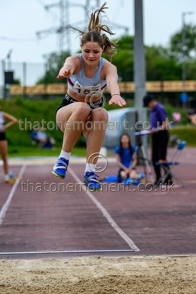 West25Sat-927795 - Field Female