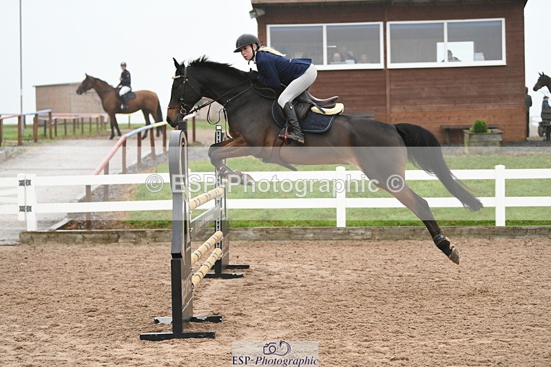 241103A-112025-07761 - SUN Cls 21 Snr Newcomers and 1.10m Open