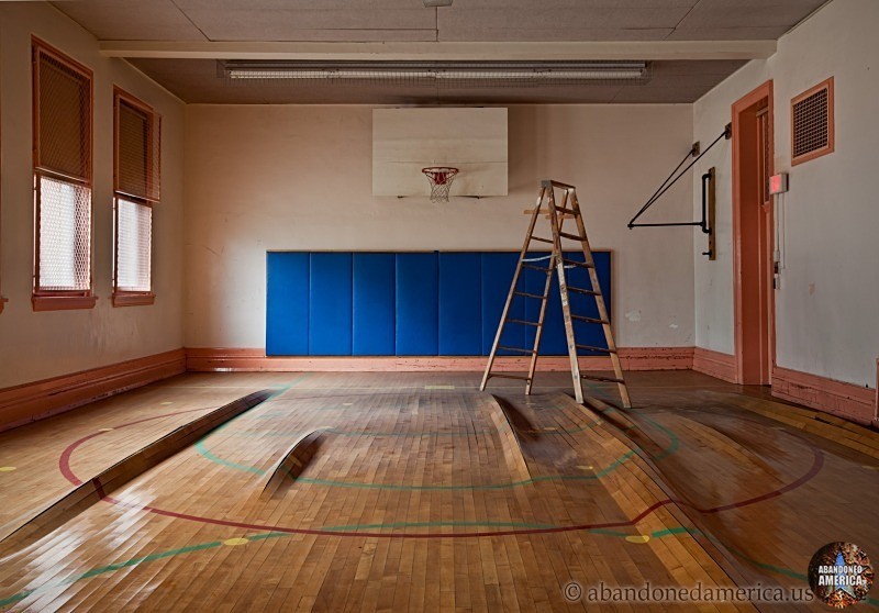Abandoned School - Matthew Christopher's Abandoned America