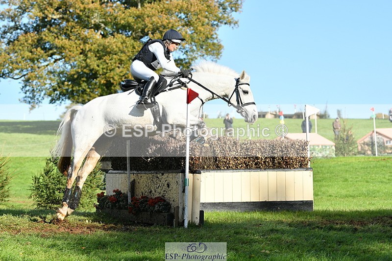 251025A-144511-21283 - G-522-Sue.Parkes Inc Trot Up