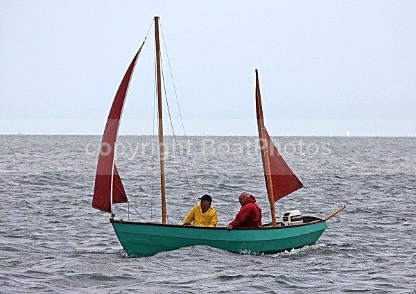 090618 GREEN SAIL BOAT IMG_3581 - Sailboats - monohull
