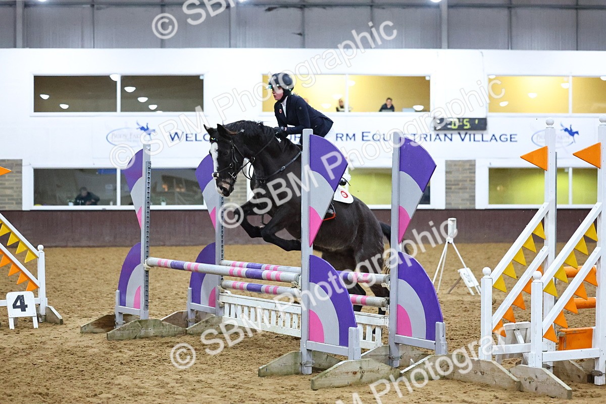 SBM_002828 - Class 6 - Holly & Ivy Stakes - 90cm