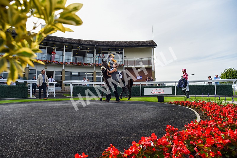 050724-Race 1-Beauty Queen-1163 - Race 1