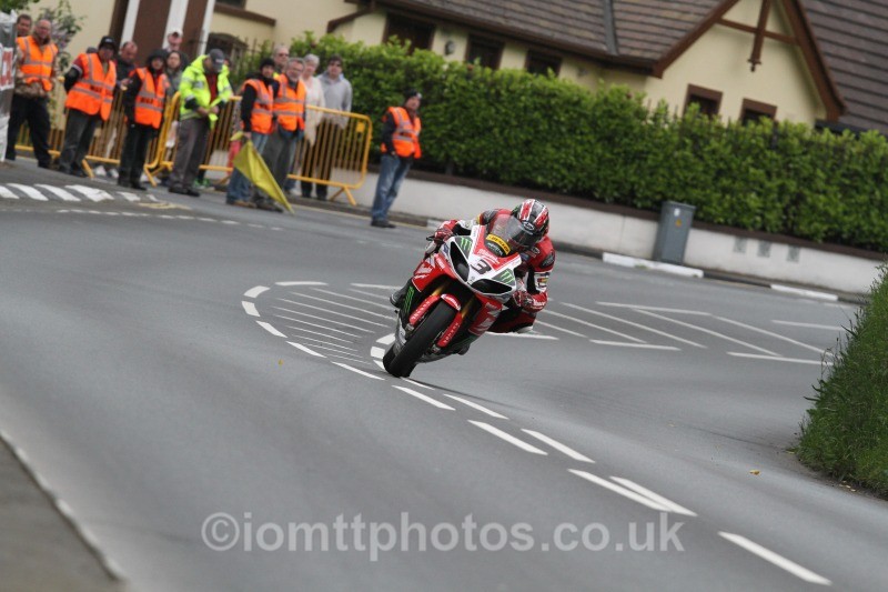 Ian Hutchinson Yamaha / Milwaukee Yamaha - Wednesday Practice - Solos