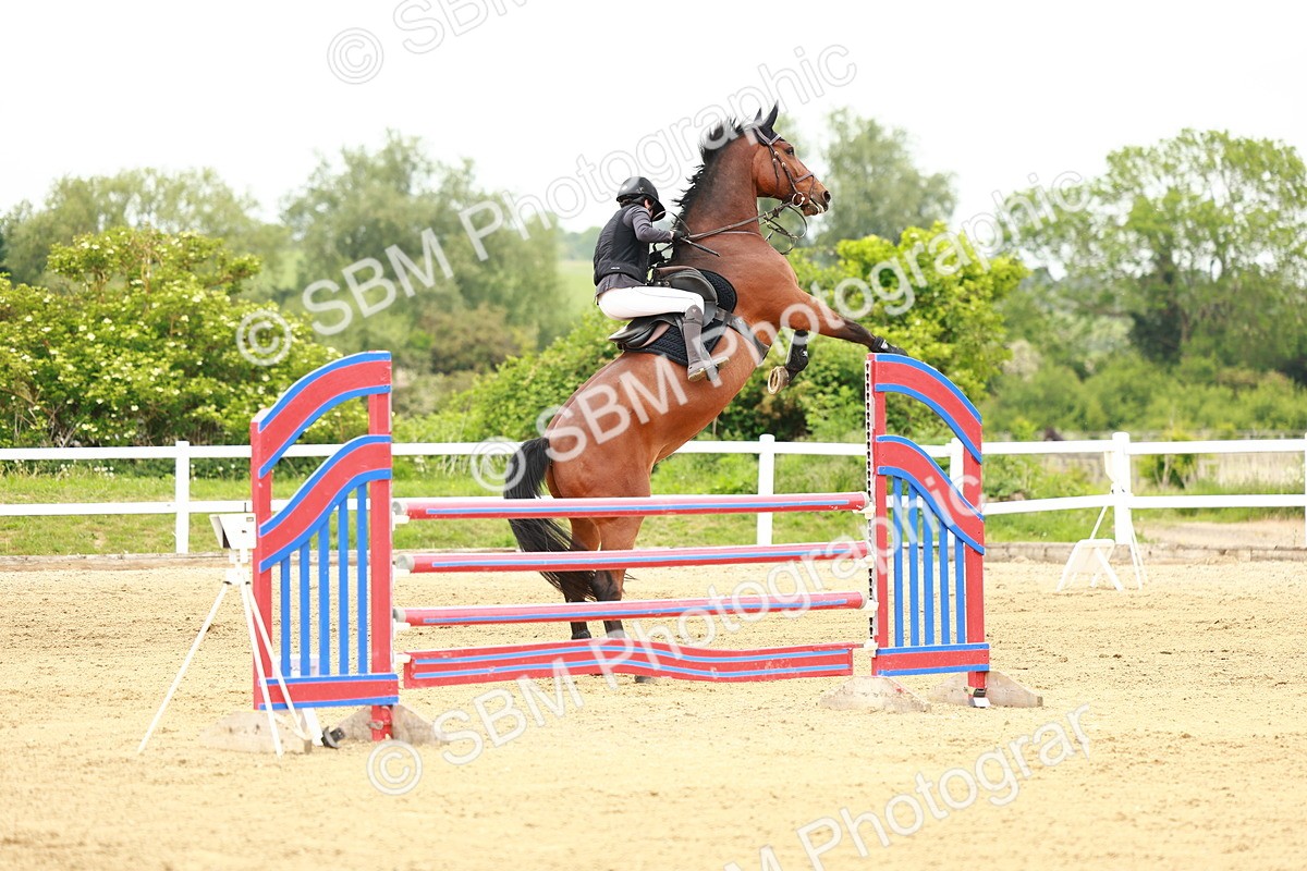 SBM_001112 - Class 5 - Senior Foxhunters - 1.20m