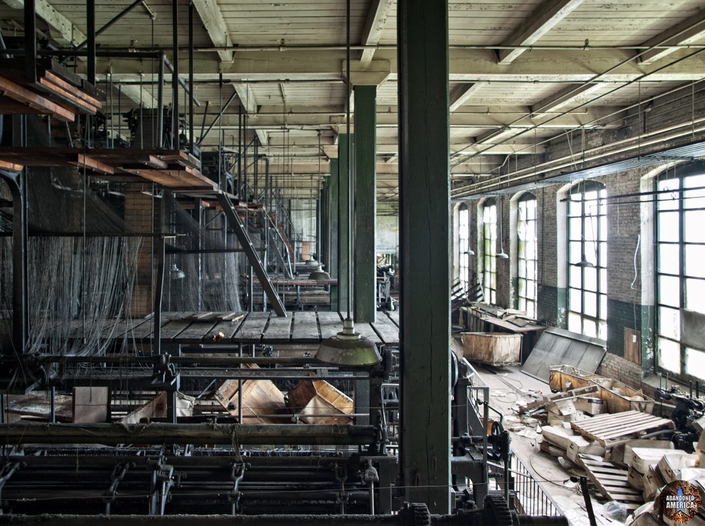 The Scranton Lace Company | Loom Room - Scranton Lace Company
