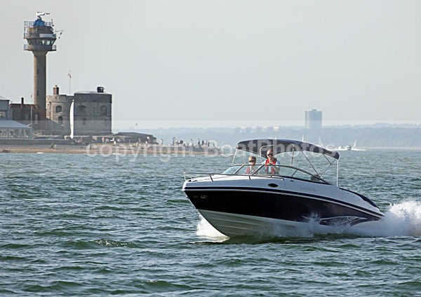 120810 RINKER WT7A0467 - Speedboats
