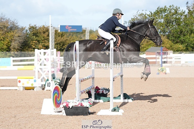 251005-103458-02582 - Cls 22 British Novice and 90cm