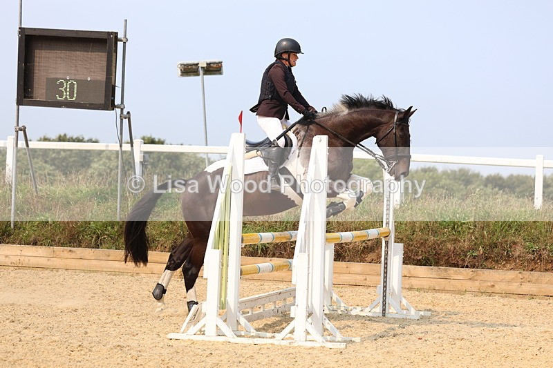 3E7A1321 - Class 4: Senior British Novice/90cm open