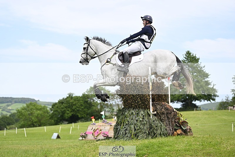 240525-145540-16622 - 207-IE_MR_MCGREGOR-Will_Furlong