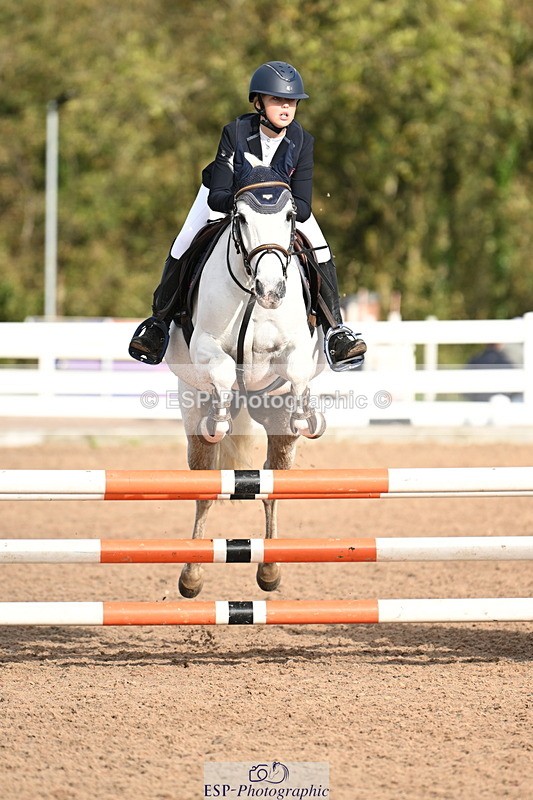 241026A-115151-00805 - SAT Cls 8 Pony Discovery and 90cm Open