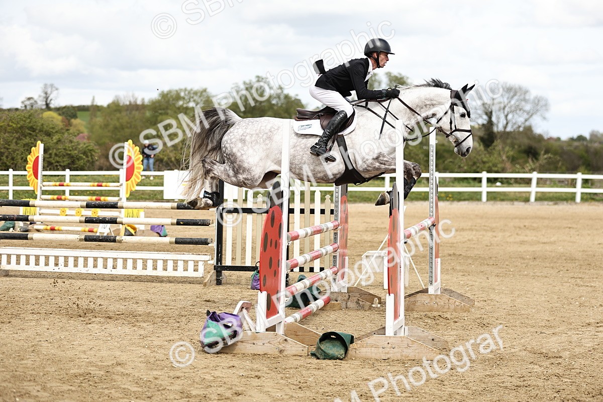 SBM_001267 - Class 4 - Senior Newcomers - 1.10m