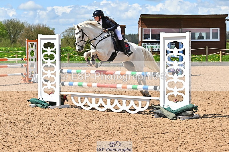 240504A-124918-01644 - Cls 4 Blue Chip Pony Newcomers & 1m Open