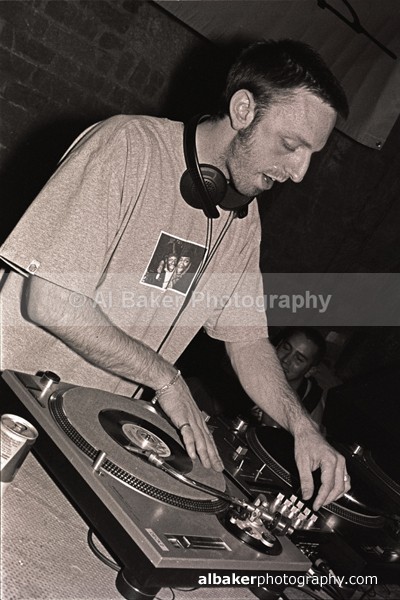02 - DJ Q Bert @ Sankeys Soap 09.07.02