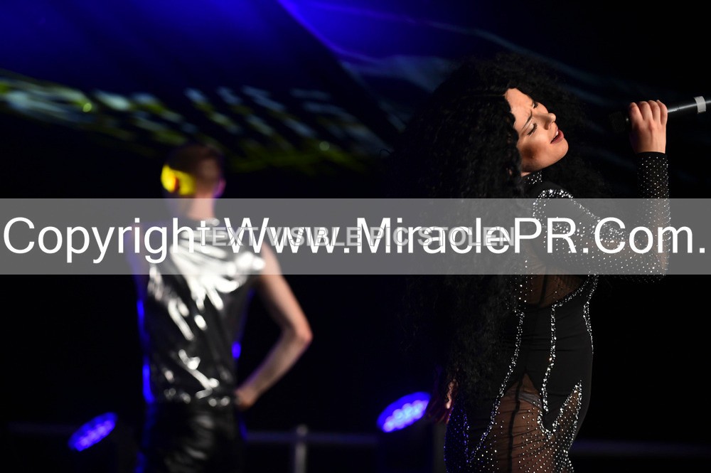 SH4_6354 - The Cher Experience