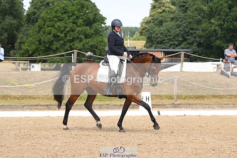 250719A-105156-04074 - 134-Carly.Moore-Taylors.Park.De'.Debutant