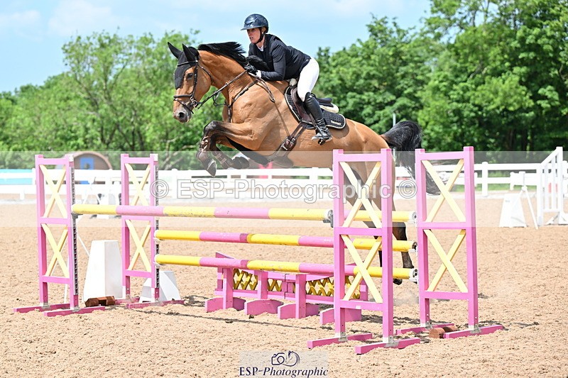 240605A-142411-00723 - Cls 4 Newcomers and 1.10m Open