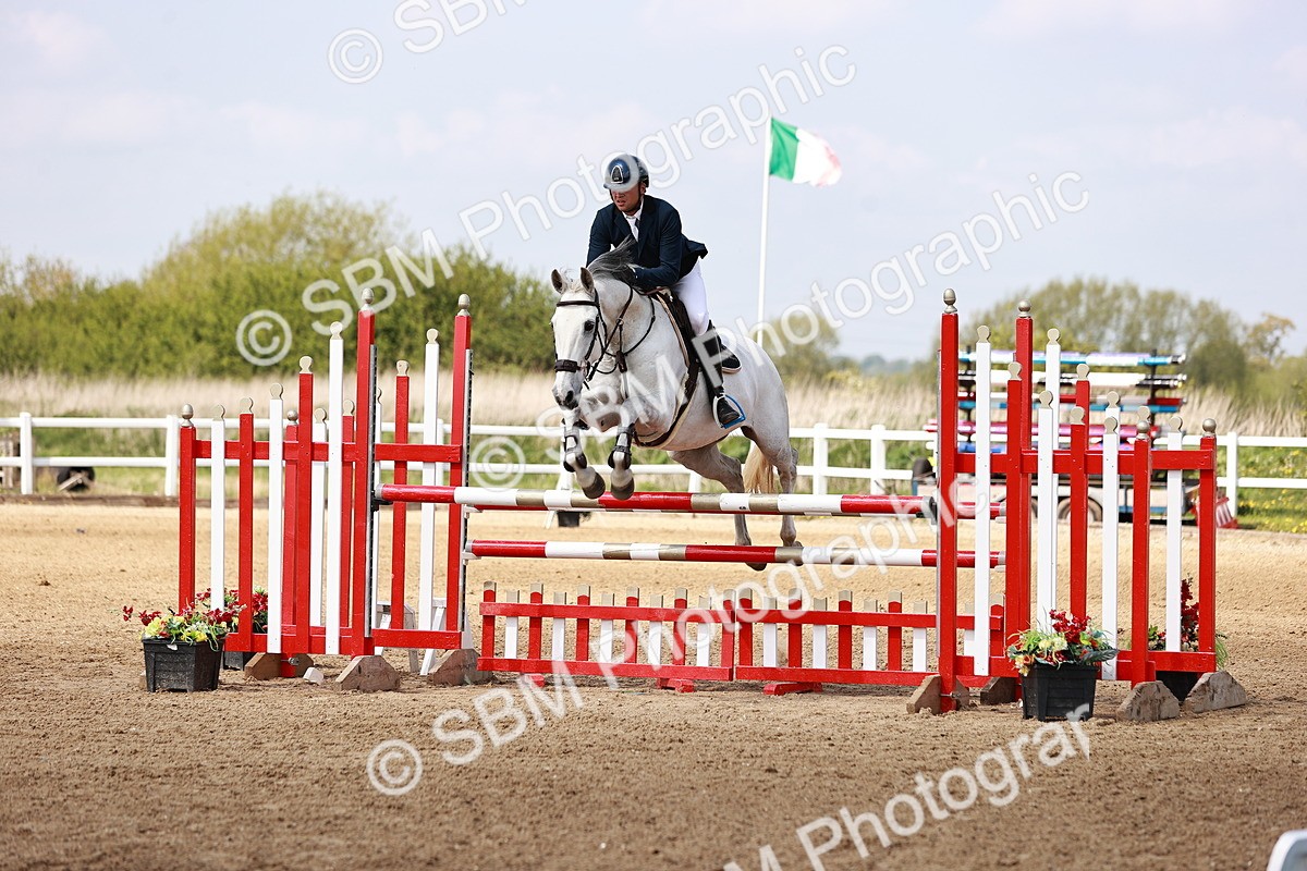  - Class 24 - Senior Newcomers - 1.10m