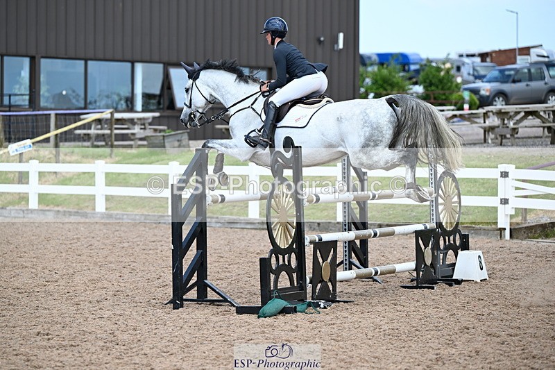 240605A-150547-00887 - Cls 4 Newcomers and 1.10m Open