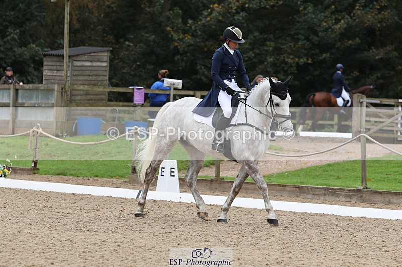 241024-110644-01743 - 135-Maddison.Peries-CHAMPAGNE.SILVER.NOVA