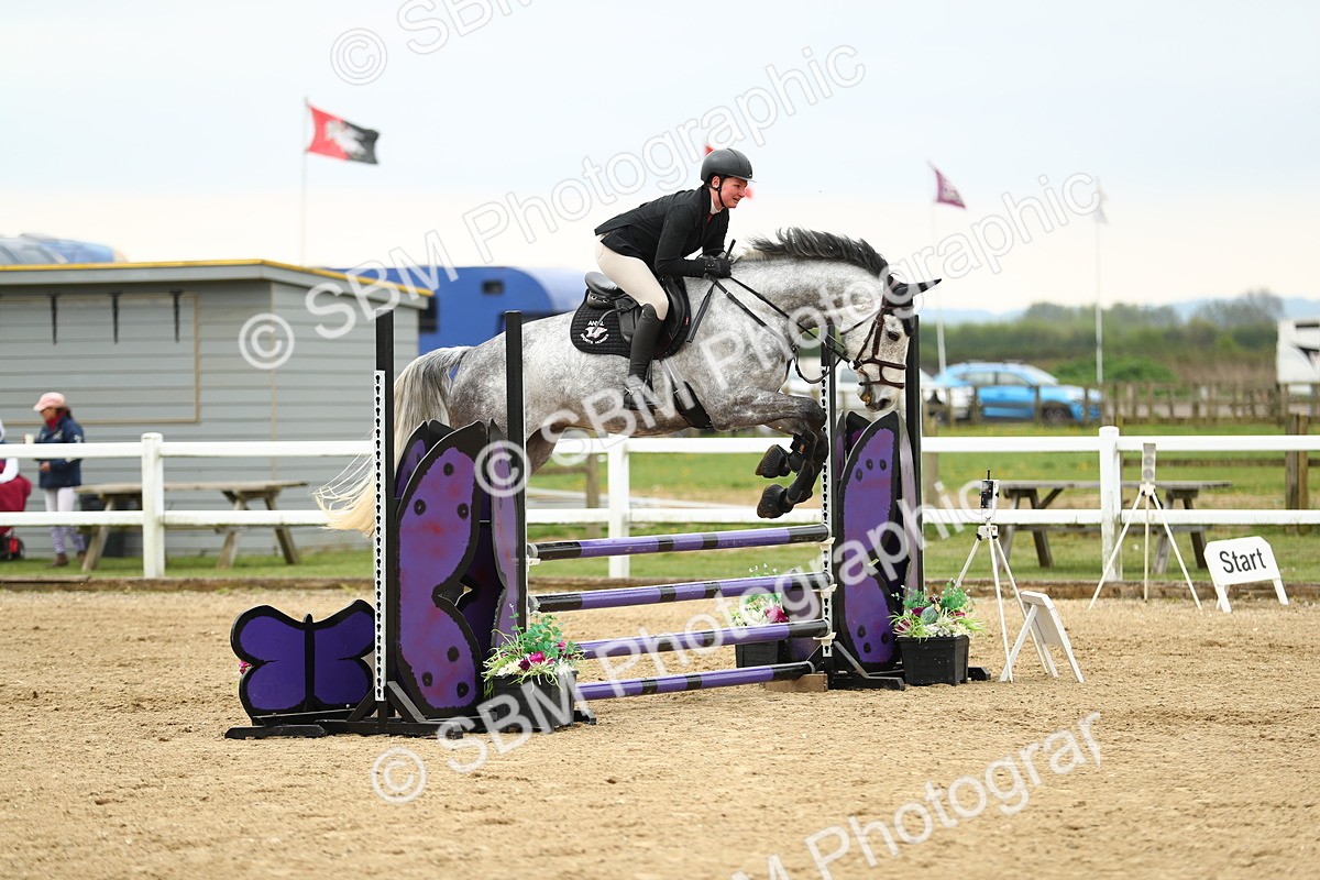SBM_000572 - Class 2 - Senior British Novice 90cm