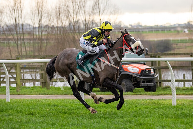 171224-Race 3-Not Staying Long-0131 - Race 3