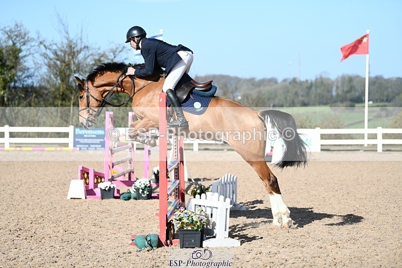 250330-103718-06196 - Cls 32 British Novice and 90cm