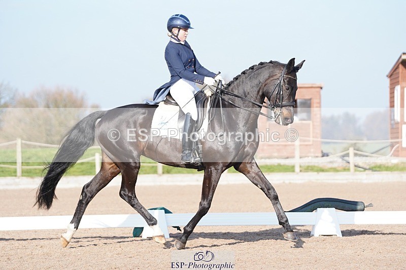 250403-090408-00112 - 003-Abbie.Newbury-Seagry.Firstamour