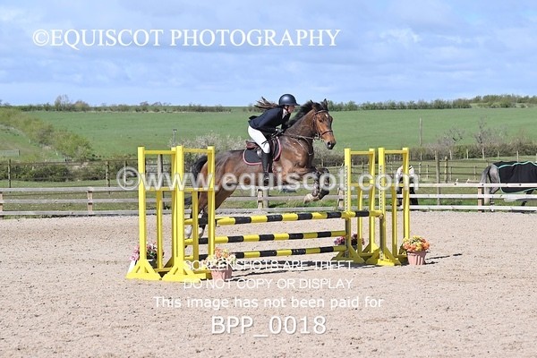 BPP_0018 - CLASS 19 SUN Senior British Novice/ 90cm Open