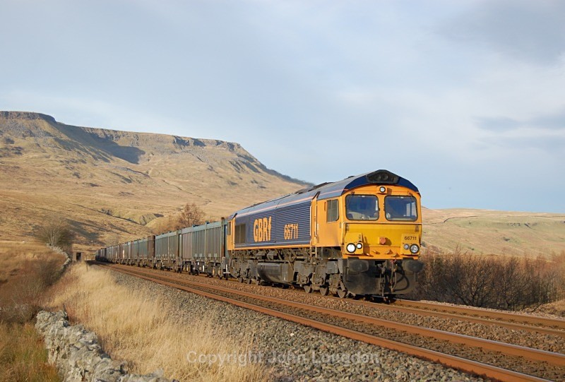 11.12.13 - 66711 Kirkby Thore - Doncaster, Ais Gil MP 260 - Ais Gill - Milepost 260