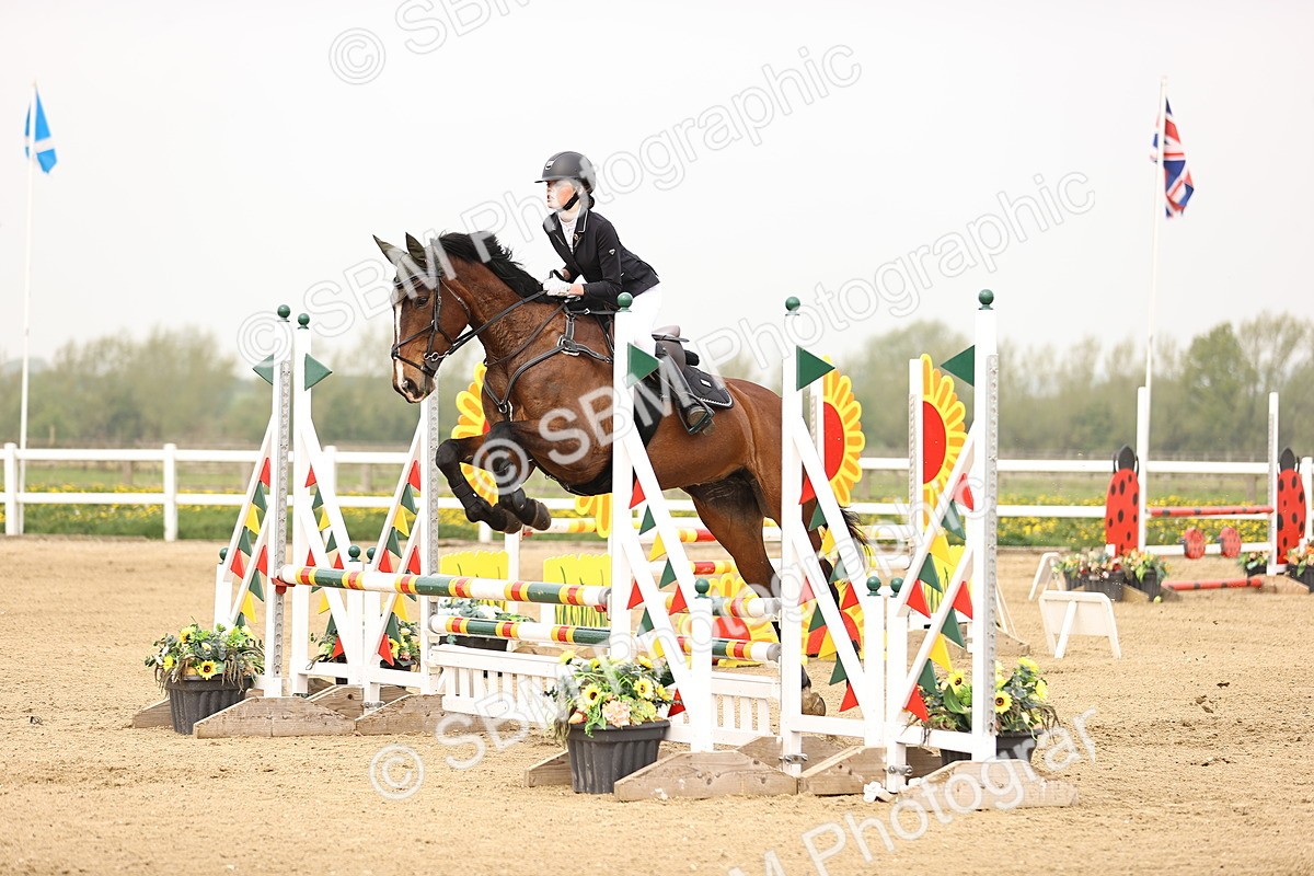  - Class 15 - Senior British novice - 90cm