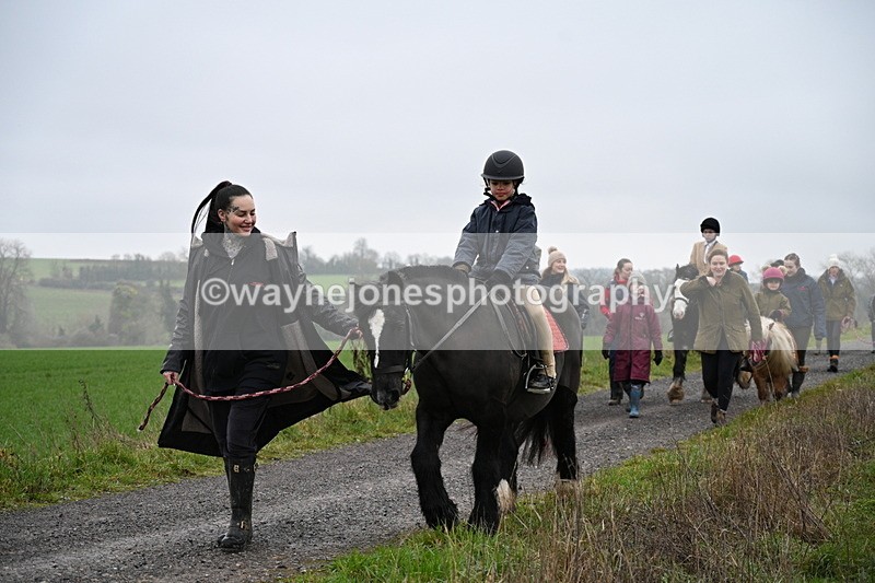 WJ7_9816 - Walk out..