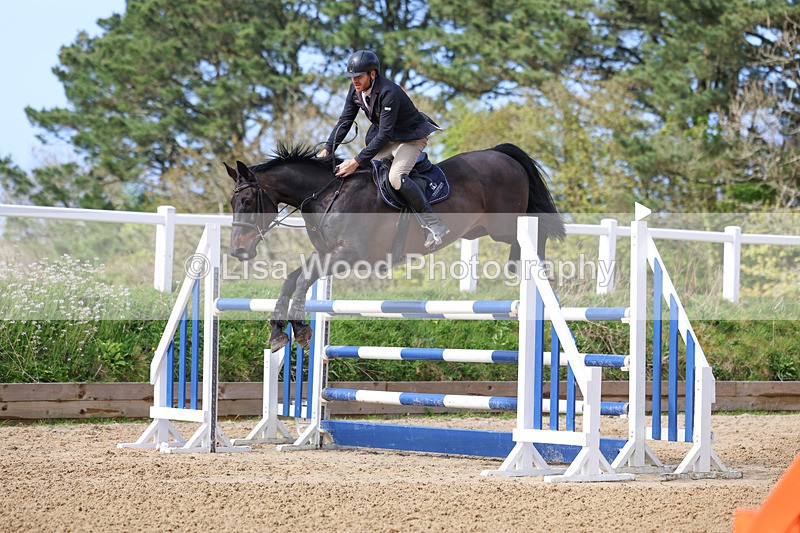 3E7A2299 - Class 8: Senior Foxhunter/1.20 open