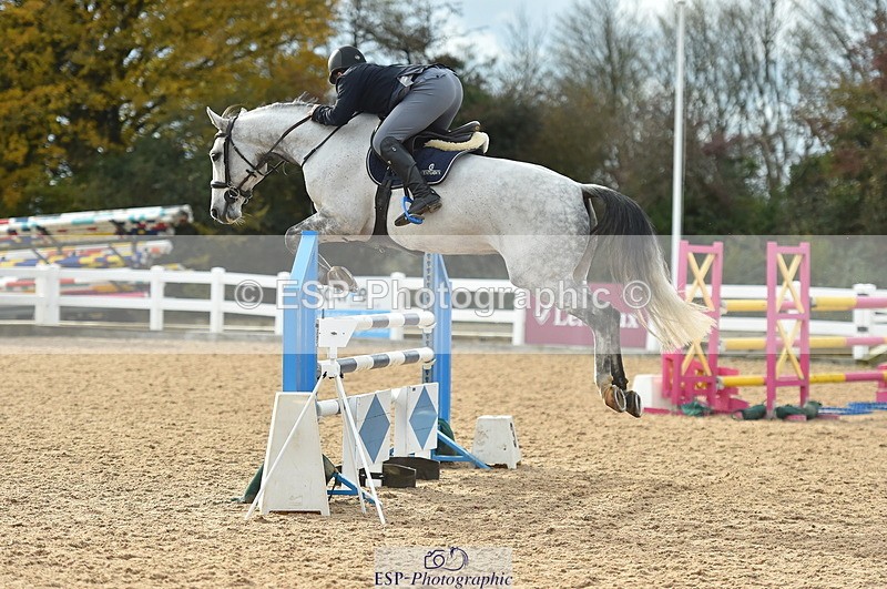 231111A-130402-02027 - Cls 12 Newcomers & 1.10m Open