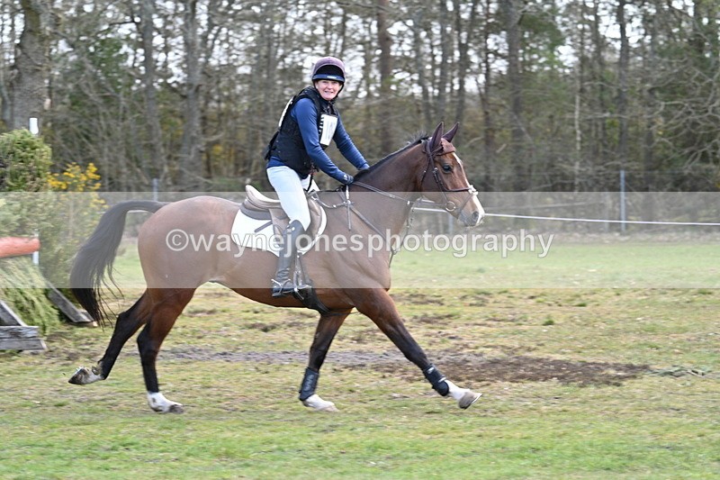 WJ7_0092 - Time 10:13 to 10:38 Times at the Fence