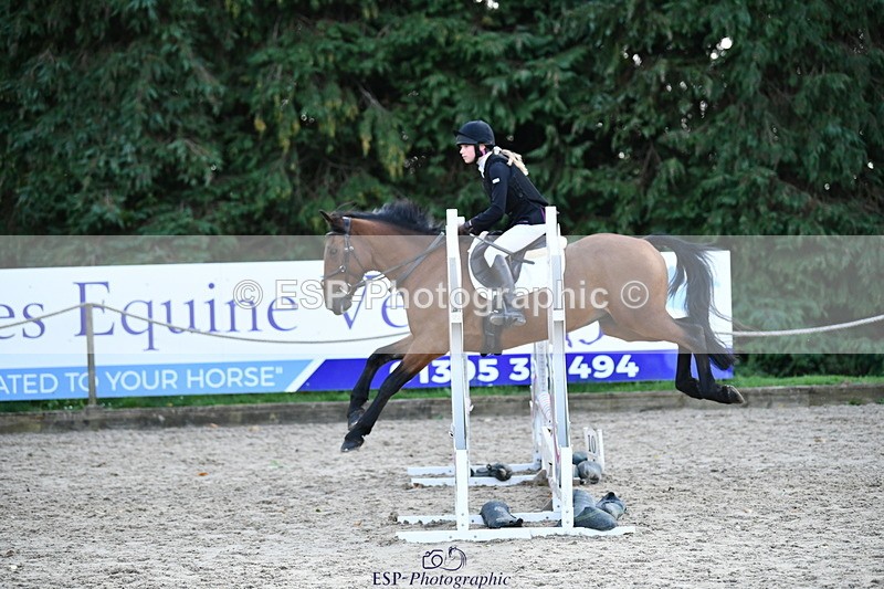 251004A-151130-01717 - Classes 8 & 9 70cm