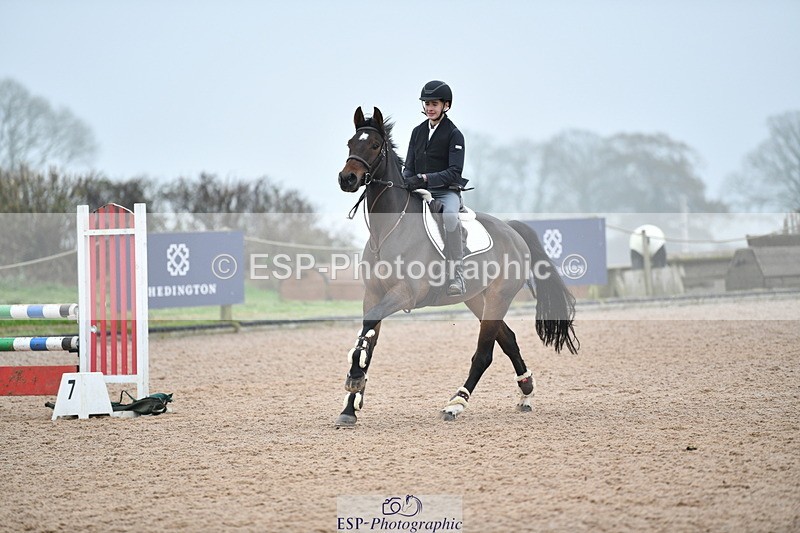 241102A-111005-04208 - SAT Cls 9 British Novice and 90cm Open