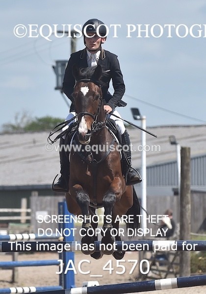 JAC_4570 - CLASS 6 Senior Newcomers/ 1.10m Open