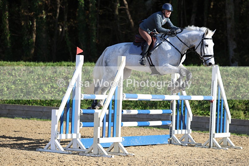 3E7A5759 - Class 7: Senior Newcomers/1.10m open