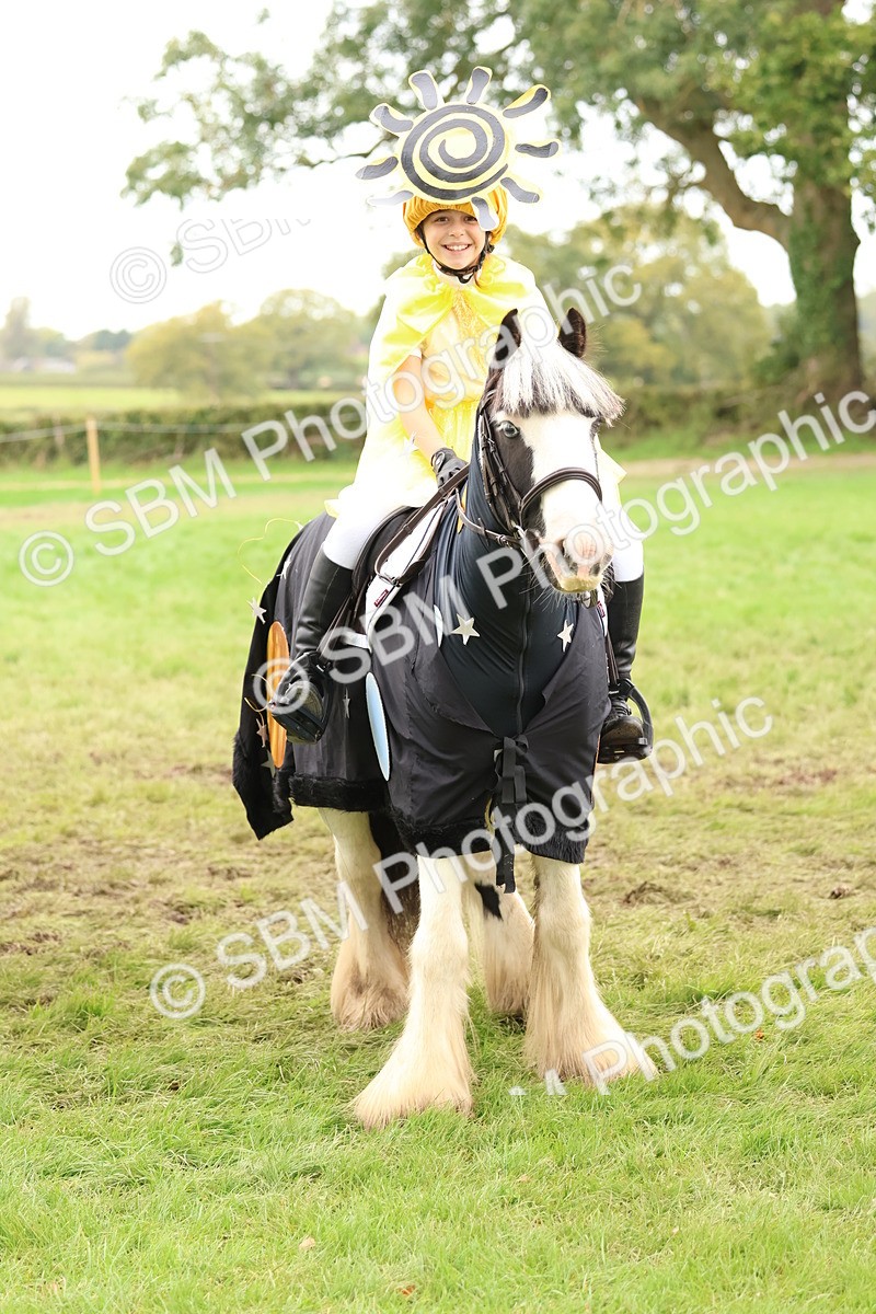 SBM_61654 - S37a - Fancy Dress Showing